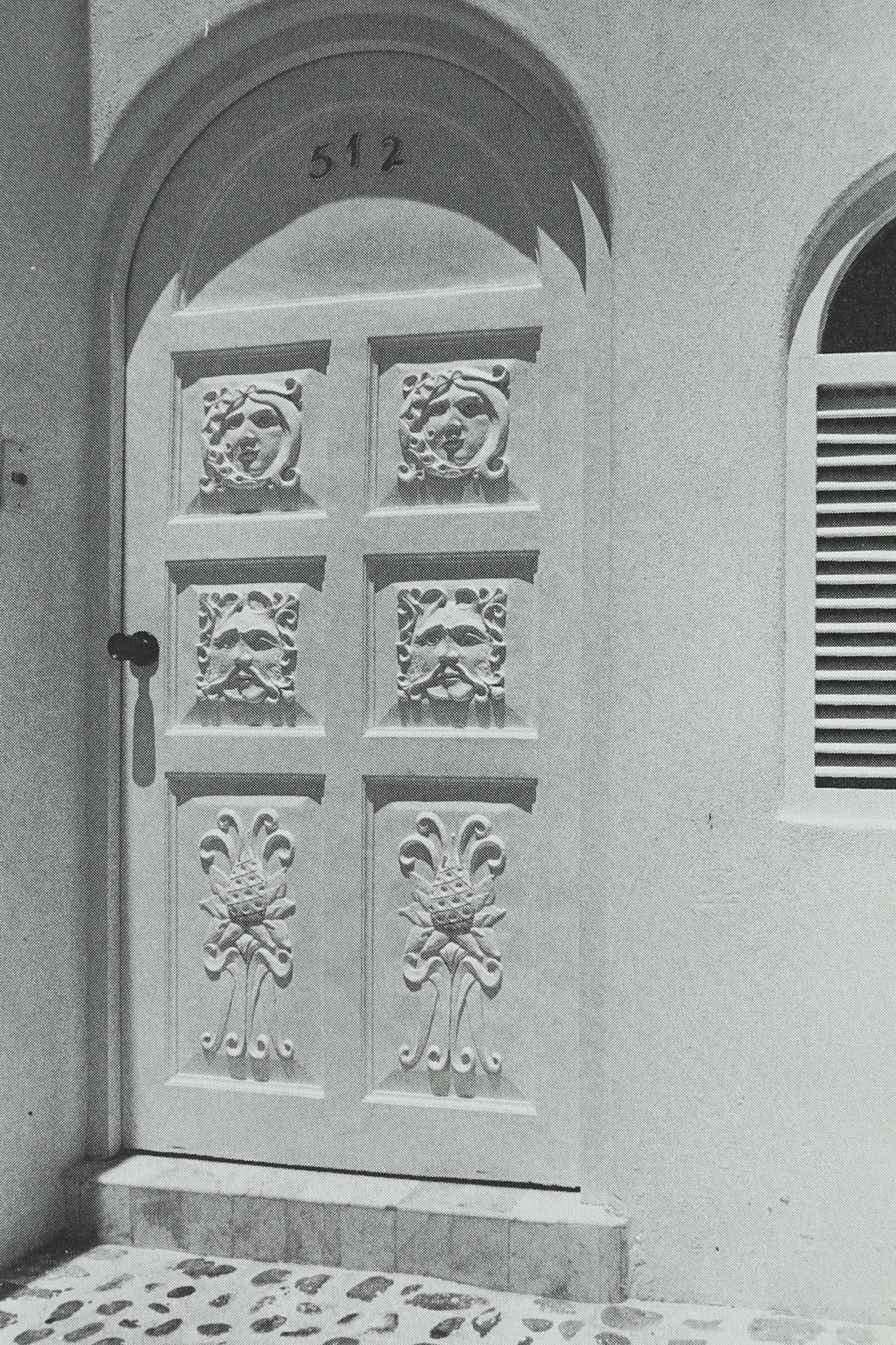 Tradition of Craftsmanship in Mexican Homes Book