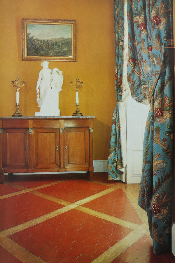 The Finest Rooms in France Book