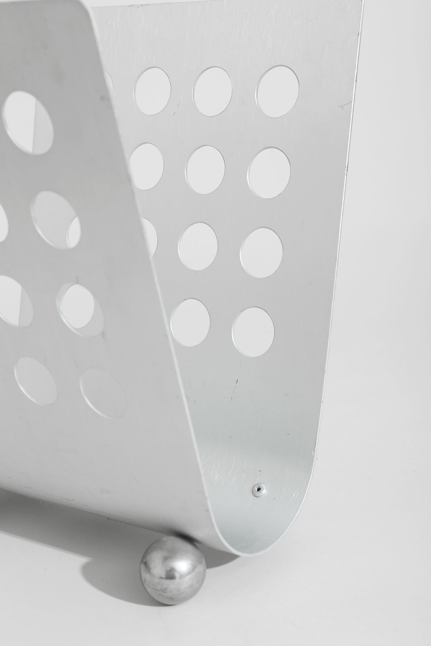 Aluminium Magazine Rack
