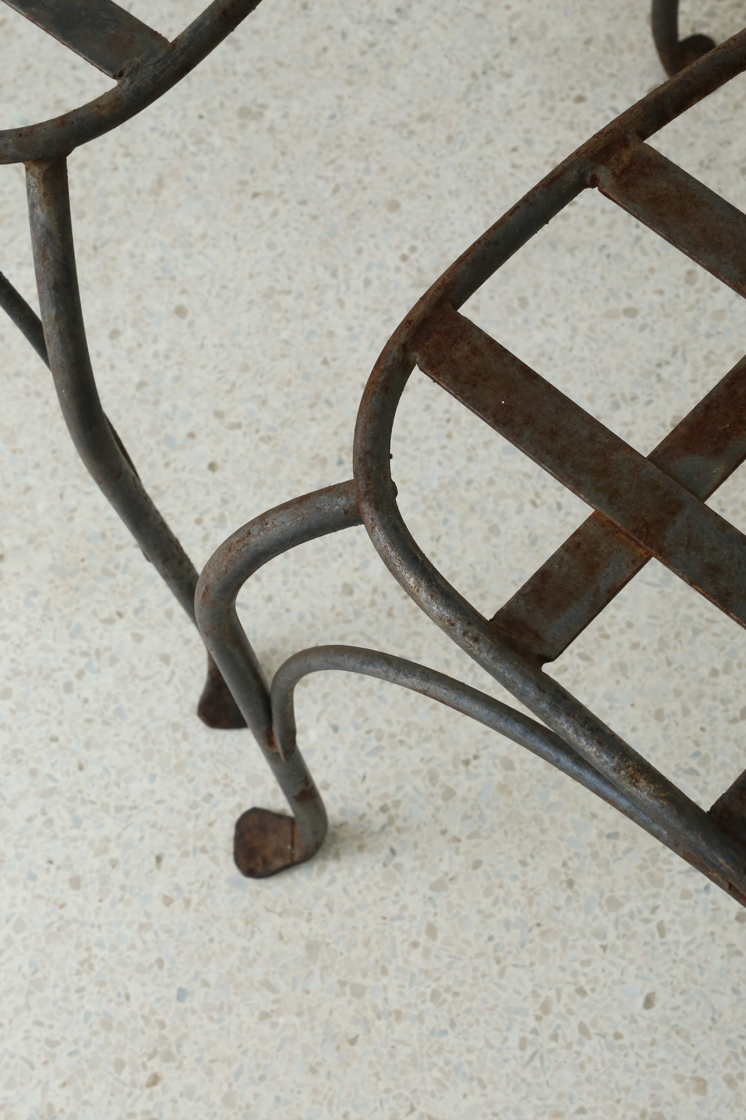 Face Chair + Table Set