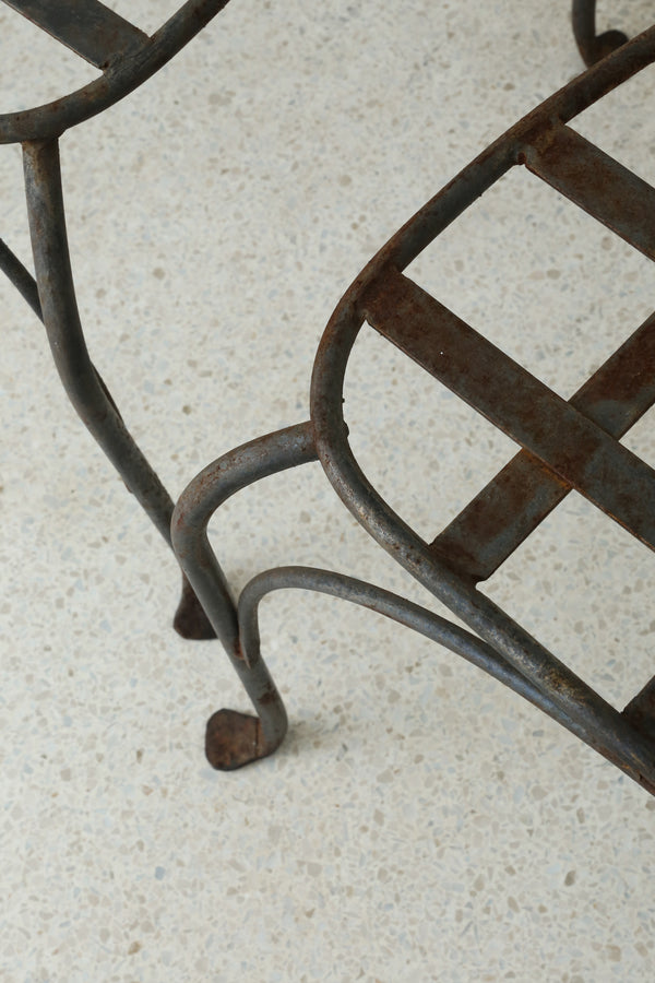 Face Chair + Table Set