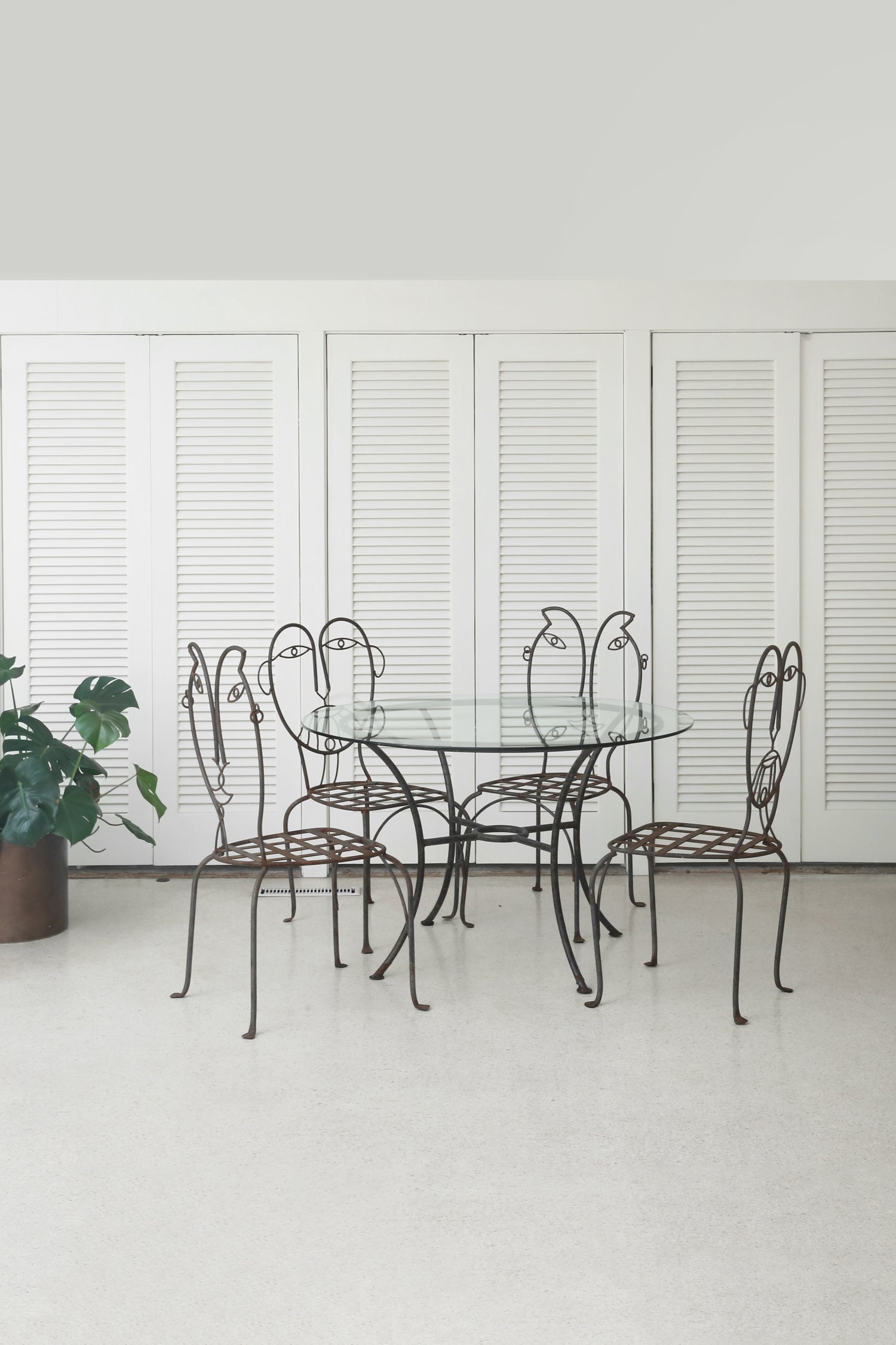 Face Chair + Table Set