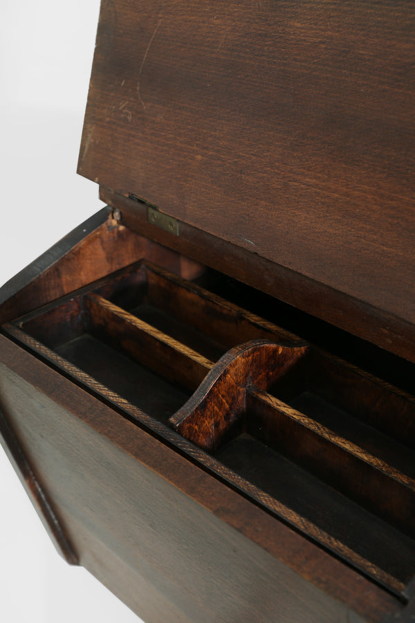 Wood Magazine Pedestal Stand