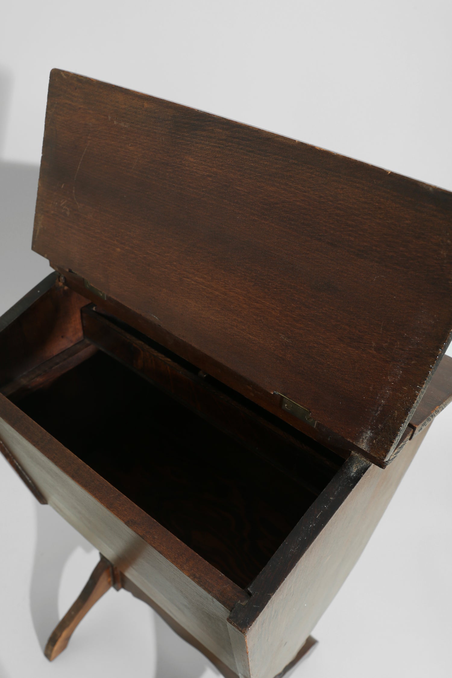 Wood Magazine Pedestal Stand