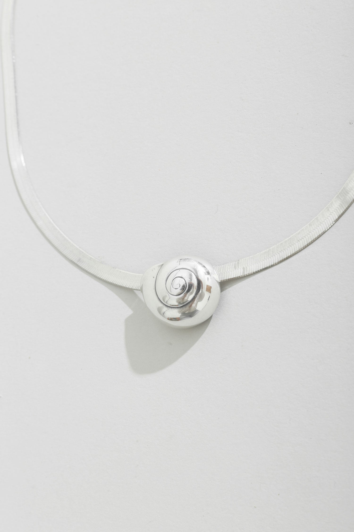 Shell Pendant Herringbone Necklace