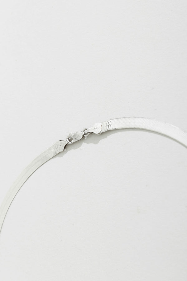 Shell Pendant Herringbone Necklace