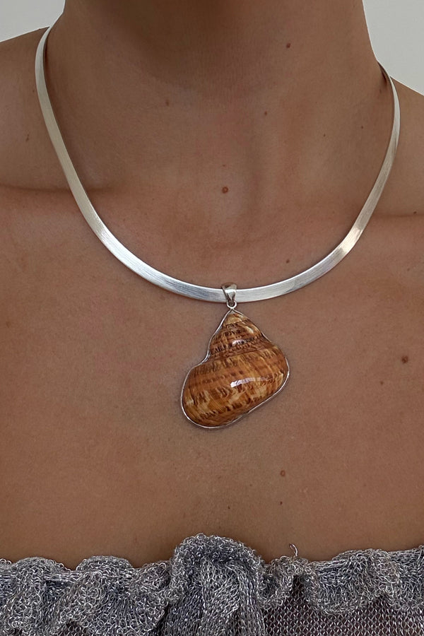 Shell Collar Necklace