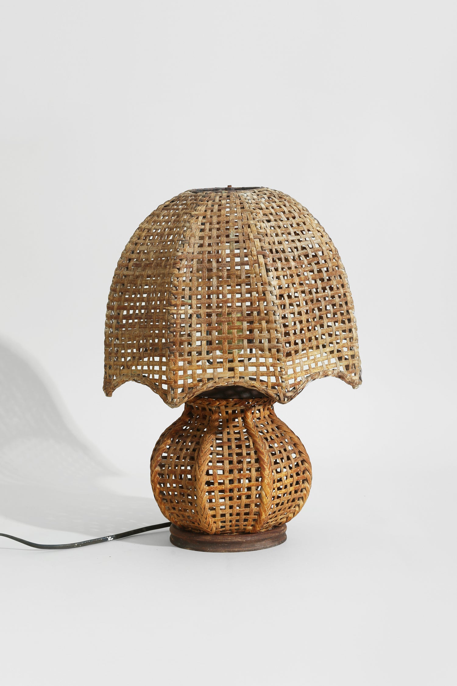 Woven Rattan Table Lamp