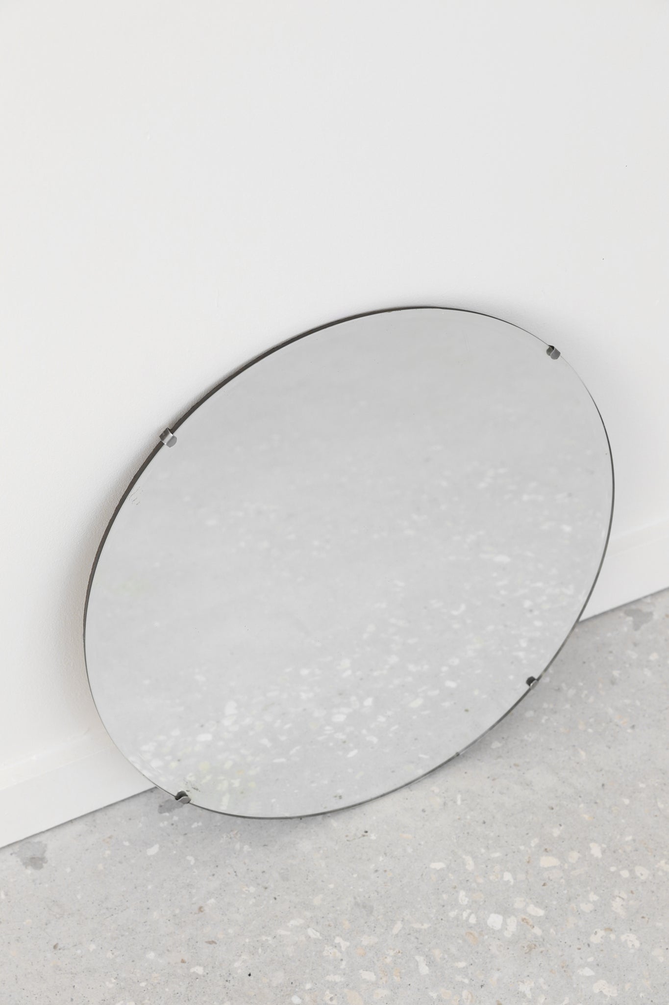 Minimalist Circle Mirror