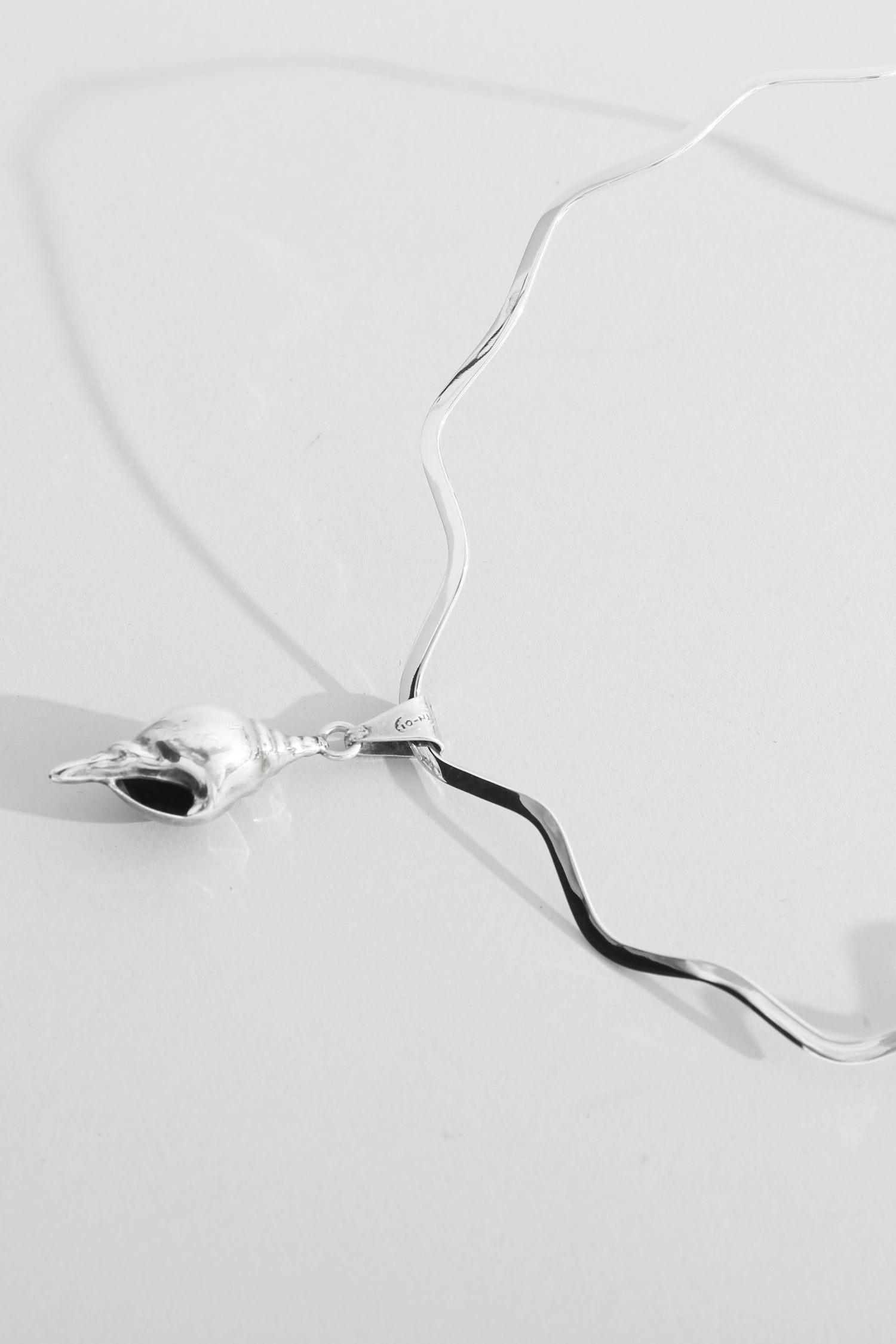 Shell Wave Collar Necklace