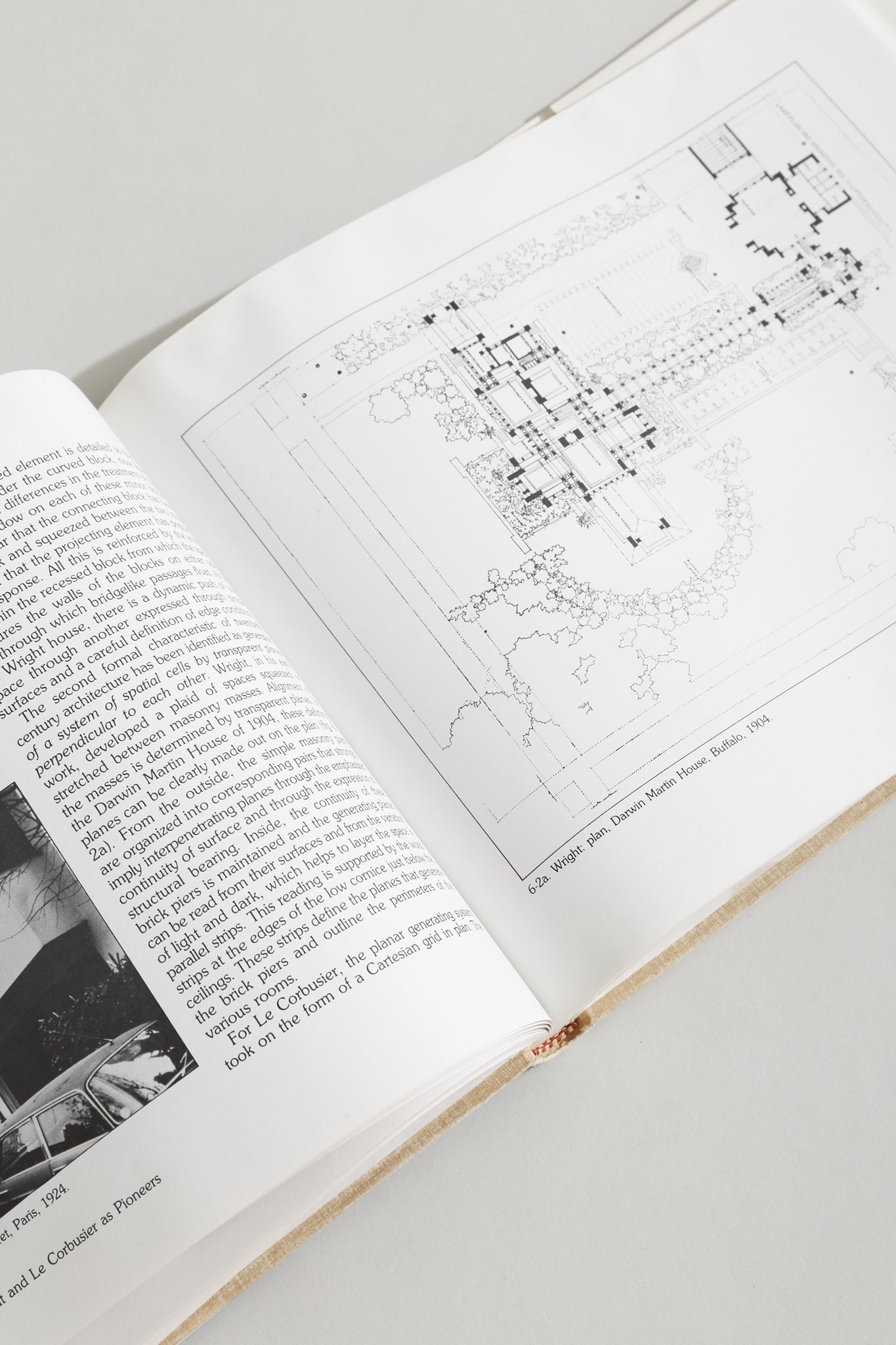 Frank Lloyd Wright and Le Corbusier Book