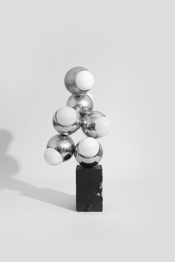 Molecule Table Lamp