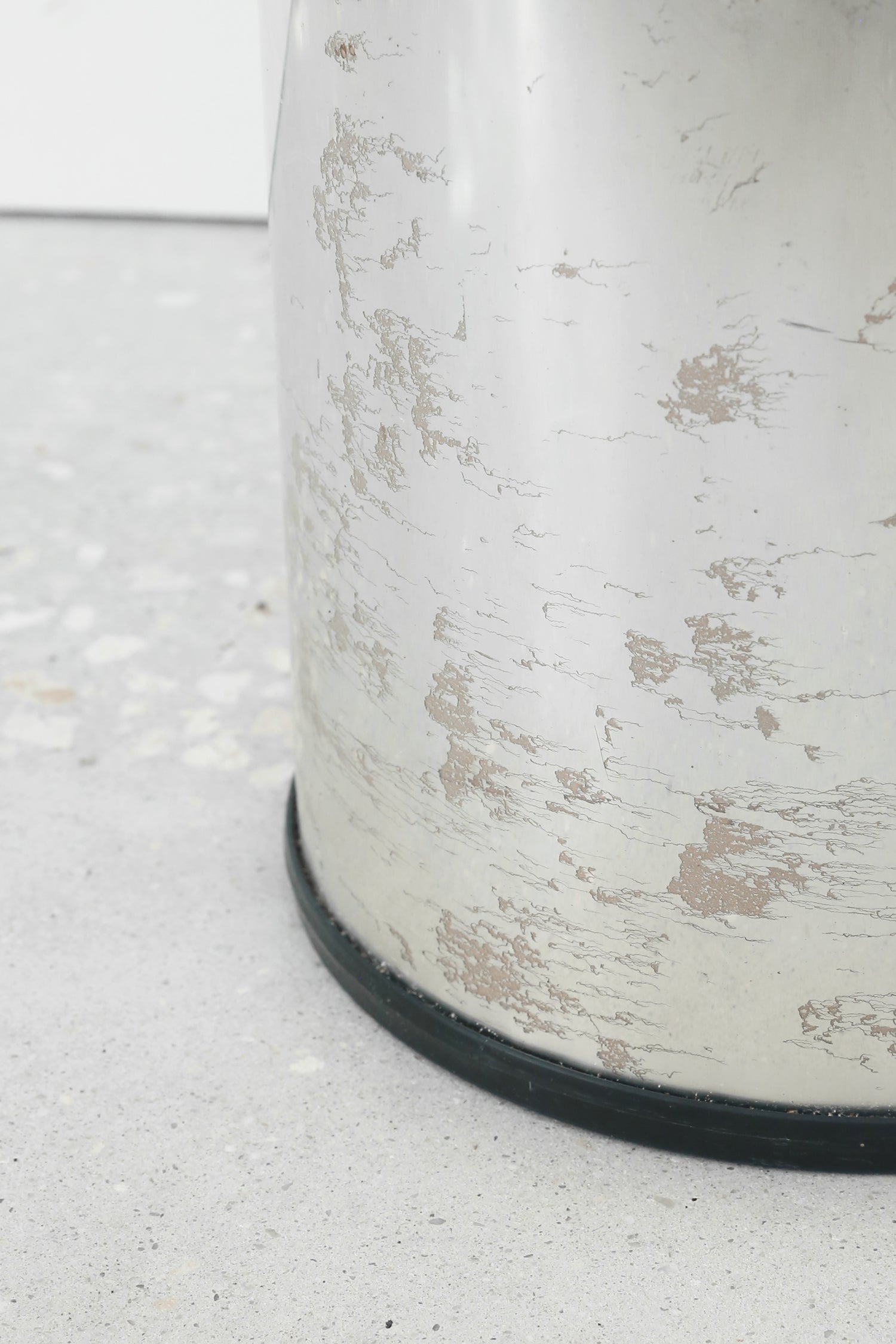 Cylinder Chrome Planter