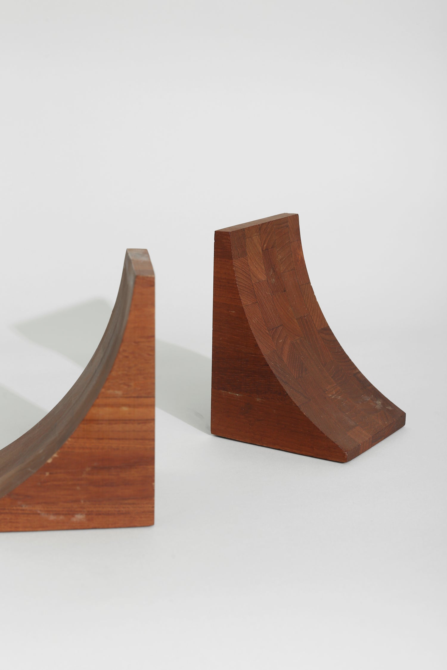 Wave Bookend Set