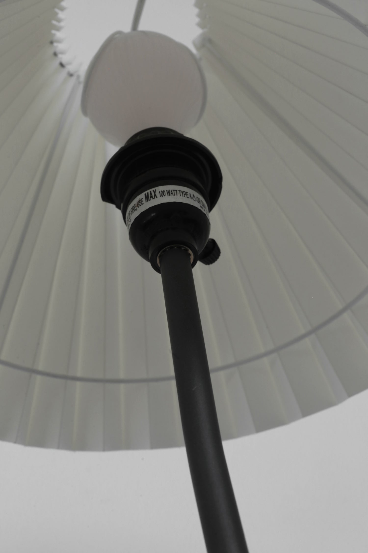 Minimalist Wavy Floor Lamp