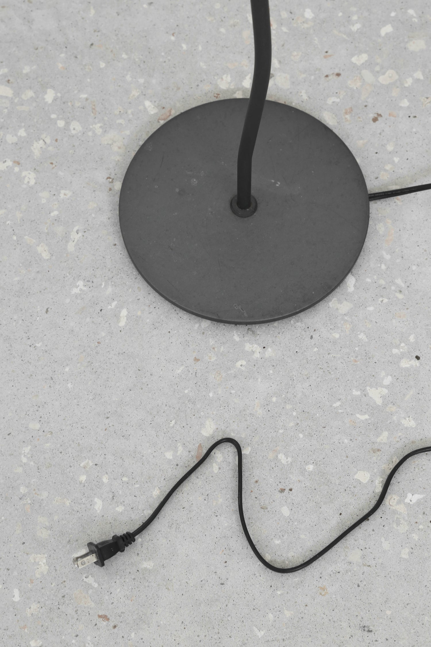 Minimalist Wavy Floor Lamp